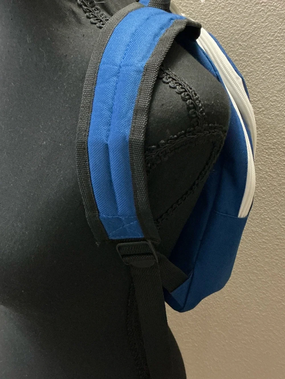 No brand classic royal
